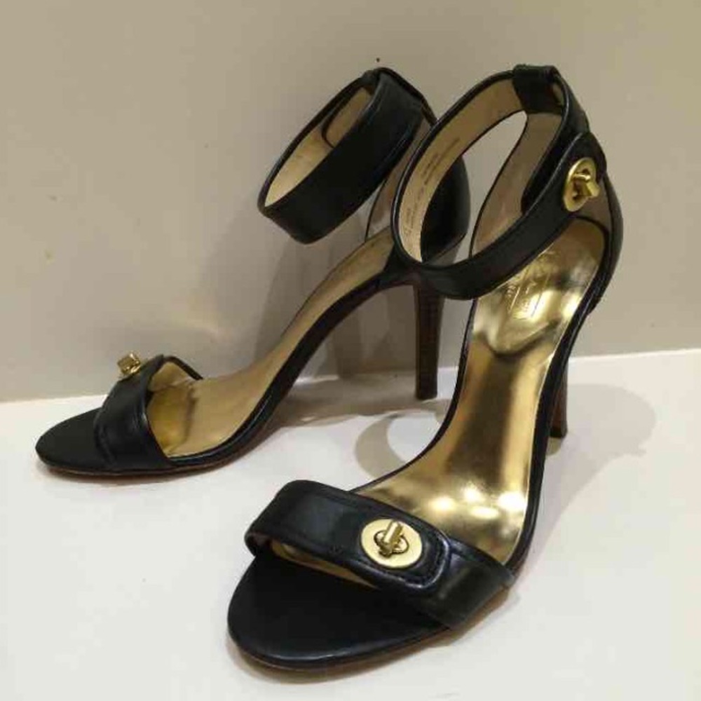 ✨Weekend Sale✨ Coach "Harleigh" Heels